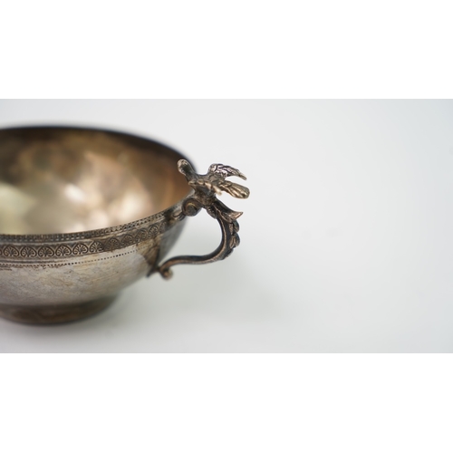 19 - A SILVER WATER CUP WITH A BIRD FINIAL Of inverted baluster circular form, resting on a flat base, S-... 