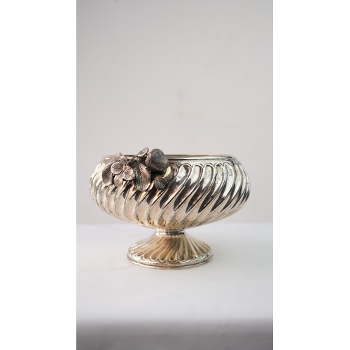 30 - A DECORATIVE SILVER BOWL, Of rounded form, resting on a splayed foot, with a slightly tapering rim, ... 