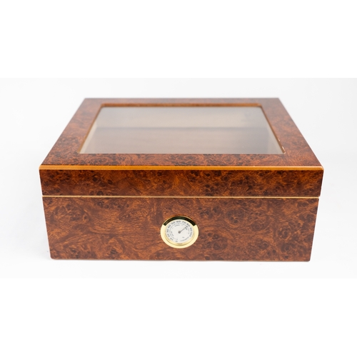 53 - GERMANUS CIGAR HUMIDOR

26 x 22.5 x 10.5cm 
1350grams