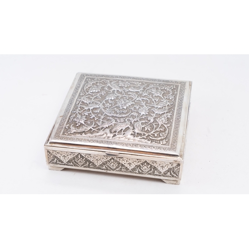 66 - A MID-20TH CENTURY PERSIAN SILVER CIGARETTE BOX, ISFAHAN, CIRCA 1960
PAHLAVI DYNASTY
Of elegant squa... 