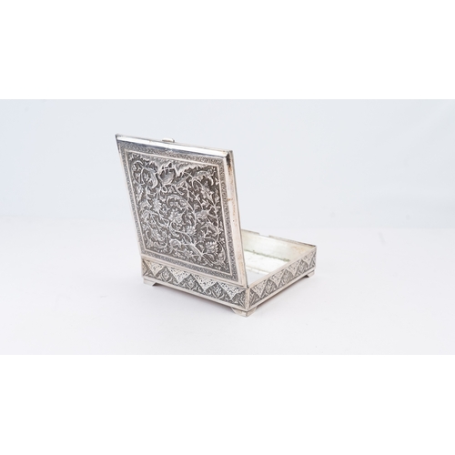 66 - A MID-20TH CENTURY PERSIAN SILVER CIGARETTE BOX, ISFAHAN, CIRCA 1960
PAHLAVI DYNASTY
Of elegant squa... 