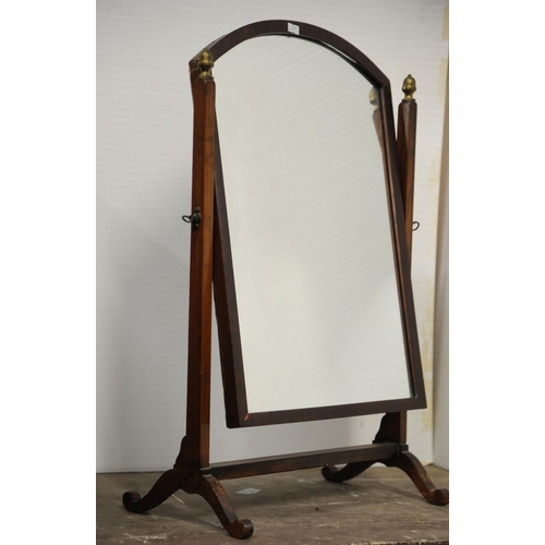 221 - Georgian walnut toilet mirror with brass finials (27