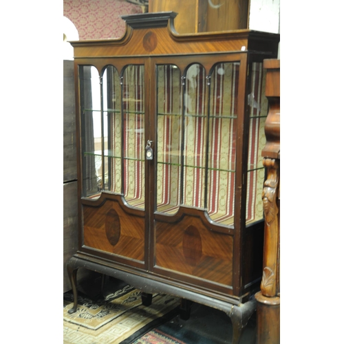 237 - Edwardian mahogany two door glazed display cabinet on Queen Anne legs (71