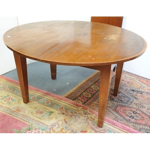 167 - Edwardian inlaid Mahogany and crossbanded oval ended Diningroom Table fitted with extra leaf on tape... 