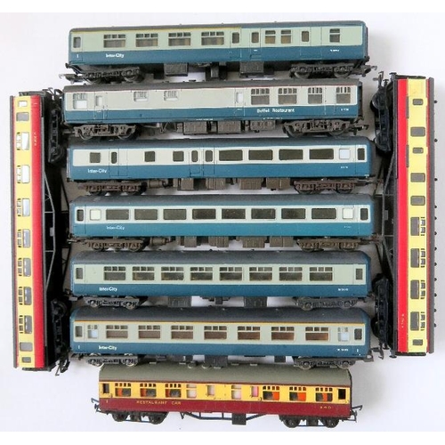 119 - AIRFIX / LIMA / MAINLINE etc. 00 gauge Coaches comprising: 9 x assorted to include 6 x blue/grey, 3 ... 