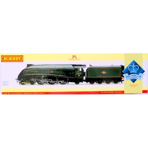 12 - HORNBY (China) 00 gauge R2909 (Part of the Commonwealth Collection) A4 Class 4-6-2 “Union of South A... 
