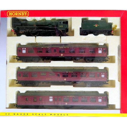 146 - HORNBY (China) 00 gauge R2796M “The Irish Mail” Train Pack containing Royal Scot Class 4-6-0 “Old Co... 