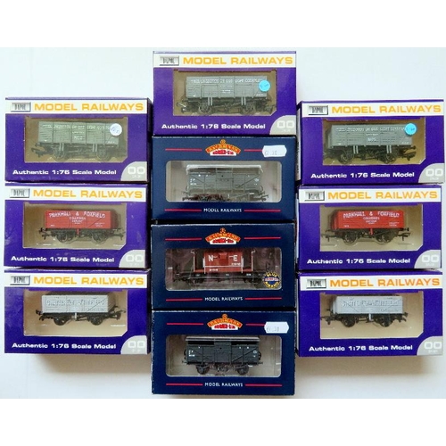 151 - BACHMANN / DAPOL 00 gauge Goods Wagons comprising: 3 x Bachmann and 7 x Dapol to include Cattle, Bra... 
