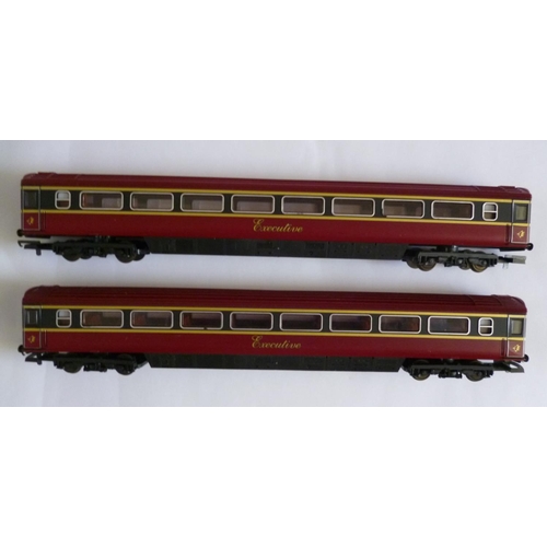 180 - MURPHY MODELS (LIMA) 00 gauge Mk3 Coaches in Irish Maroon livery. IE7161 & IE7162, both Executive li... 