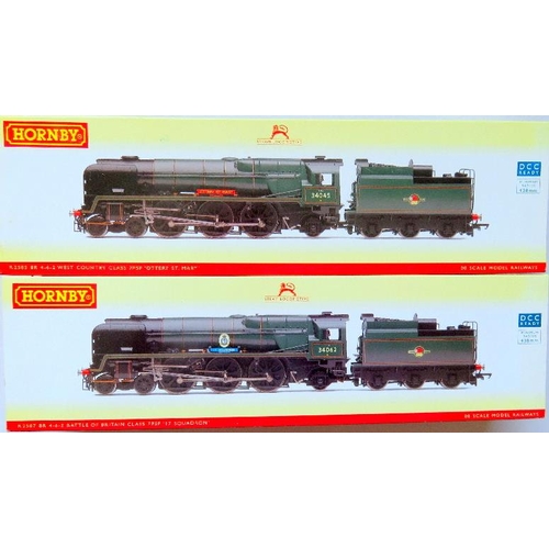 19 - HORNBY (China) 00 gauge BR lined green 4-6-2 Locos and Tenders comprising: R2585 Rebuilt West Countr... 
