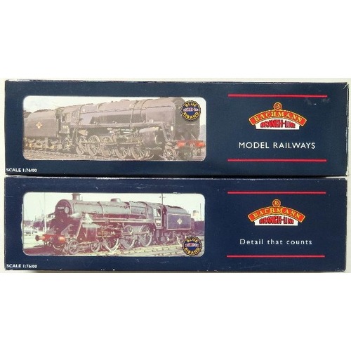 51 - BACHMANN 00 gauge  Locos and Tenders comprising: 32-504 Standard Class 5MT 4-6-0 Loco and Tender No.... 