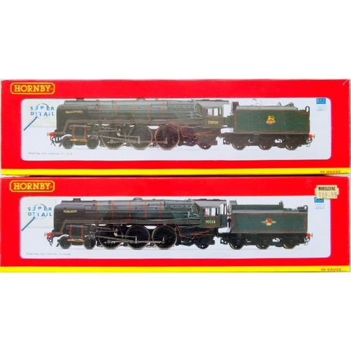 8 - HORNBY (China) 00 gauge BR lined green 4-6-2 Britannia Class Locos and Tenders comprising: R2719 “Ro... 