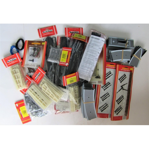 88 - HORNBY ACCESSORIES. R660 Elevated Track Side Wall packs x5, R537 Lineside Fences x6, R513 Platform F... 