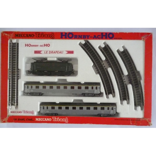 93 - HORNBY-ACHO (Meccano-Triang) 6208 Le Drapeau Boxed set, to include BB8144 Electric Loco, coaches and... 