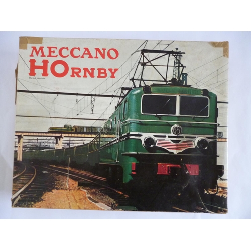 99 - HORNBY-ACHO (Meccano-Hornby Lines) 6132 L’Europeen Passenger set (Loco has all metal wheels). Excell... 