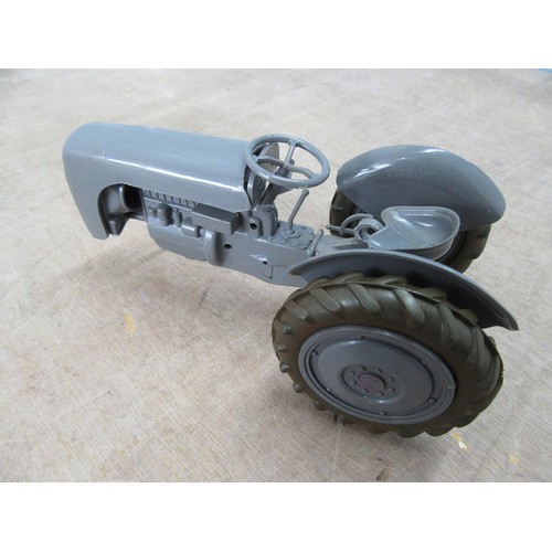57 - AIRFIX No. 480 1/20th Scale Fergusson Tractor Kit (1st Issue Circa 1949), grey mouldings with black ... 