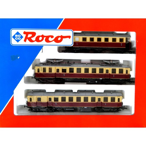 89 - ROCO HO gauge 43007 Epoche I DRG Overhead Electric Train Pack containing: 3-Car Unit  (1 x Class ET ... 