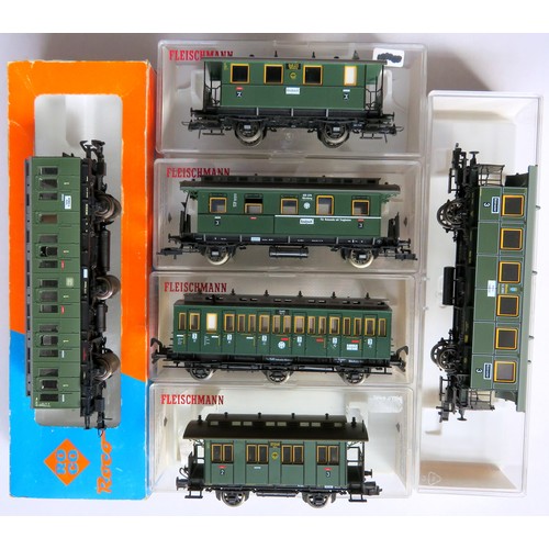 94 - FELISCHMANN / ROCO HO gauge DB green Coaches comprising: 1 x Roco 6-wheel with clerestory roof, 1 x ... 