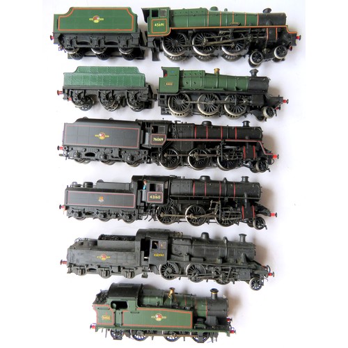 155 - BACHMANN  / MAINLINE 00 gauge Steam Locos comprising: Bachmann 2-6-0 Loco and Tender No. 5322 BR gre... 