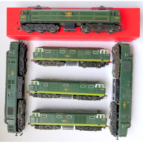 159 - TRIANG/HORNBY 00 gauge Locos comprising: Triang R351 Overhead Electric Twin Pantograph Class EM2 Loc... 