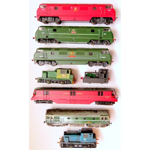 160 - MAINLINE / LIMA 00 gauge Diesel Locos comprising: Mainline Warship “Highflyer” No. D824 BR  green, L... 