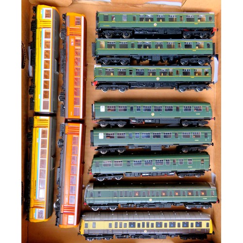 163 - HORNBY DMU’s comprising: 2 x 2-Car DMU’s (1 x orange, 1 x yellow/white), 2 x Railcars (1 x GWR choco... 