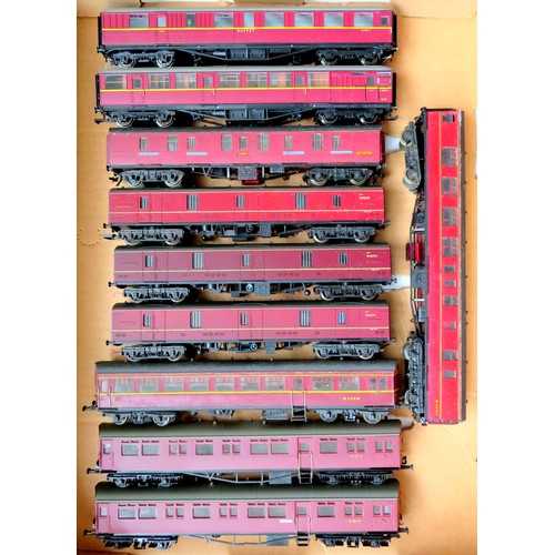 165 - AIRFIX / LIMA / HORNBY / KITMASTER 00 gauge Rolling Stock comprising: 10 x assorted maroon Coaches t... 