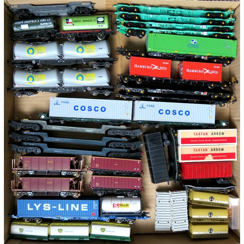 181 - BACHMANN / HORNBY  plus other manufacturers 00 gauge Rolling Stock comprising: Assorted Goods Wagons... 