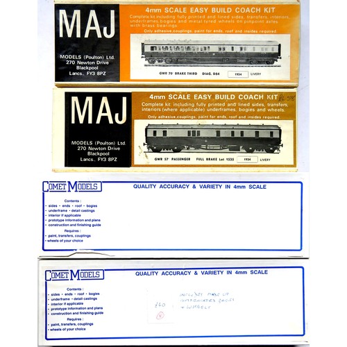 129 - MAJ / COMET MODELS 4mm scale GWR Coach Kits comprising: MAJ 70ft. Brake 3rd, 57ft. Full Brake, Comet... 