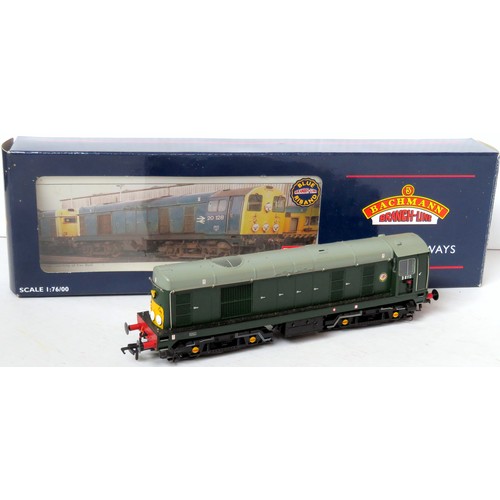 87 - BACHMANN 00 gauge 32-040DS (DCC Sound) Class 20 Diesel Loco No. D8113 BR green with Discs/Tablet Cat... 