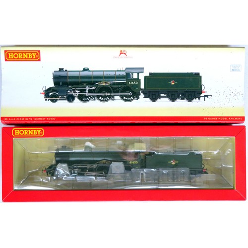 89 - HORNBY (China) 00 gauge R2922 (DCC Sound Fitted) Class B17/6 4-6-0 “Grimsby Town” Loco and Tender No... 