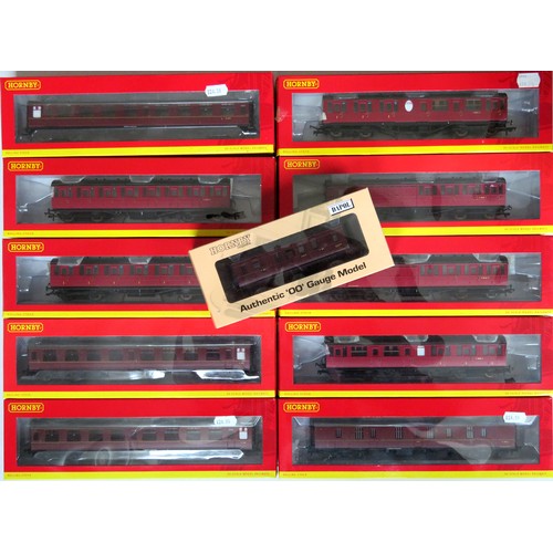 196 - HORNBY (China) 00 gauge Coaches comprising: 5 x BR Gresley Suburban (R4519, R4520, R4521, R4522, R45... 