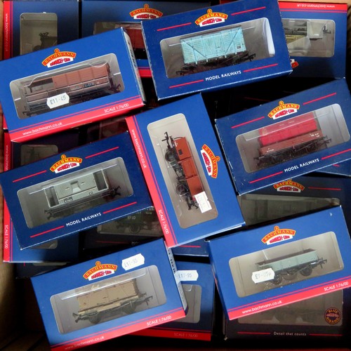 201 - BACHMANN 00 gauge Goods Wagons comprising: 27 x assorted to include Mineral Van, Ventilated Van, Bra... 