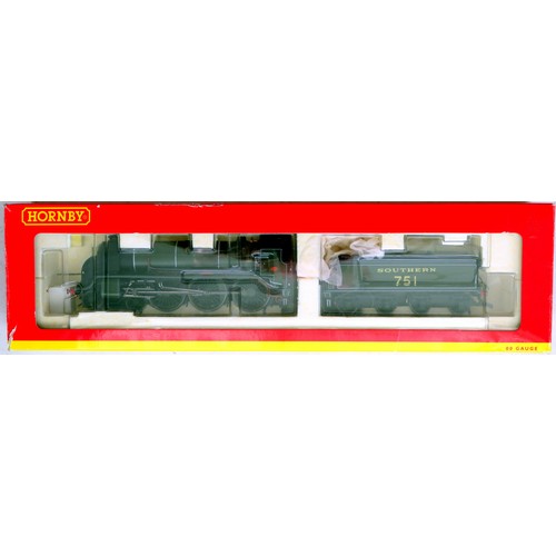 208 - HORNBY (China) 00 gauge R2723 Class N15 4-6-0 “Etarre” Loco and Tender No. 715 to Tender sides SR gr... 