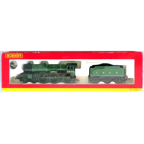 210 - HORNBY (China) 00 gauge R2185 Class B17/4 4-6-0 “Norwich City” Loco and Tender No. 2859 LNER lined g... 