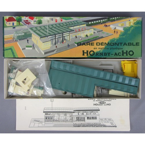 239 - HORNBY ACHO 6900 Gare De’Montable Station Kit (one small part missing), 691 Platform with canopy, 69... 