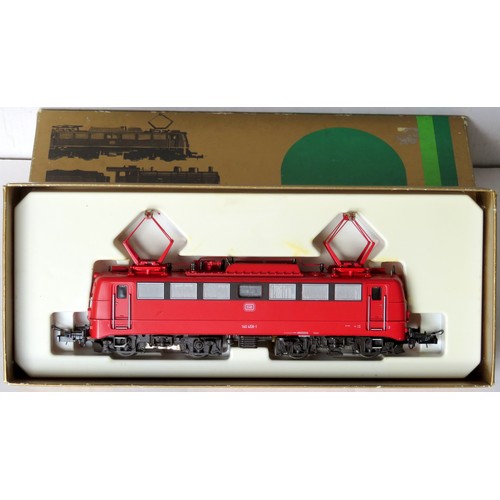 103 - TRIX 22465 HO gauge Class BR140 Twin Pantograph Overhead Electric Loco No. 140 458-1 DB red. Good to... 