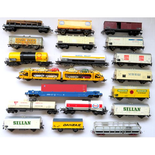 112 - FLEISCHMANN / LIMA etc. HO gauge Continental Outline Goods Wagons comprising: 19 x assorted, various... 