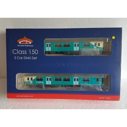 86 - BACHMANN ‘00’ 32-935 Class 150/2 DMU ‘Arriva Trains Wales’. Excellent to Mint, Boxed.