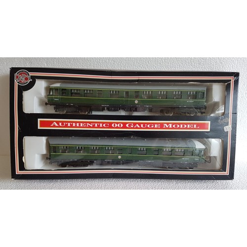 101 - DAPOL ‘00’ D105 2 Car Trans-Pennine BR Green livery with Twin Motors. Excellent to Mint in Good to V... 