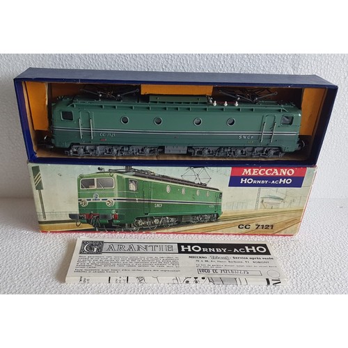 111 - HORNBY ACHO 6372 CC7121 Electric Loco SNCF Two Tone Green. Excellent to Near Mint, Earlier Box versi... 