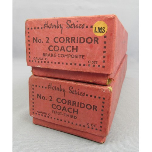 310 - HORNBY ‘O’ GAUGE LMS Coaches to include C575 No.2 Corridor Coach Brake Composite & C574 No.2 Corrido... 