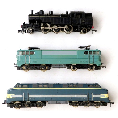 333 - HORNBY-ACHO SNCF Locos comprising: 634 Co-Co Diesel Loco No. 060 DB-5 blue and cream (buffers missin... 