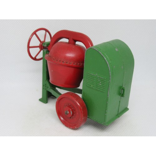 21 - LESNEY TOYS Large scale Site Mixer in green & red. Good Plus to Excellent.