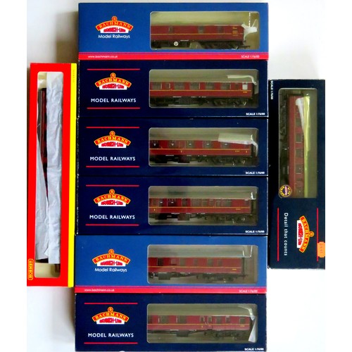 119 - HORNBY / BACHMANN 00 gauge 8 x Mk. 1 BR maroon Coaches comprising: Bachmann 39-271A, 39-051B, 39-226... 