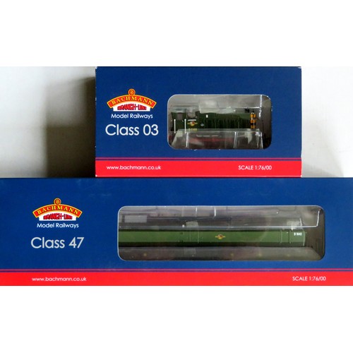 112 - BACHMANN Diesel Locos comprising: 32-806 Class 47 No. D1842 BR 2-tone green with accessory pack. Nea... 