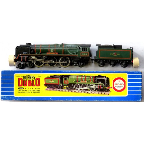 167 - HORNBY DUBLO 3-rail 3235 SR West Country Class 4-6-2 “Dorchester” Loco and Tender No. 34042 lined gr... 
