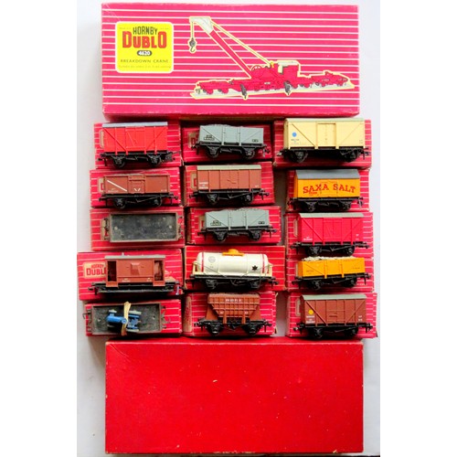 179 - HORNBY DUBLO 2/3rail Superdetail Goods Wagons to include: 4301 Banana Van, 2 x 4318 Packing Van, 2 x... 