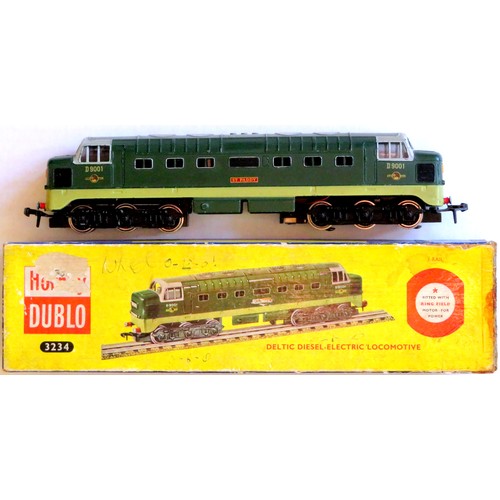 139 - HORNBY DUBLO 3-rail 3234 Co-Co Deltic Diesel Loco “St. Paddy” No. D9001 BR 2-tone green with Instruc... 