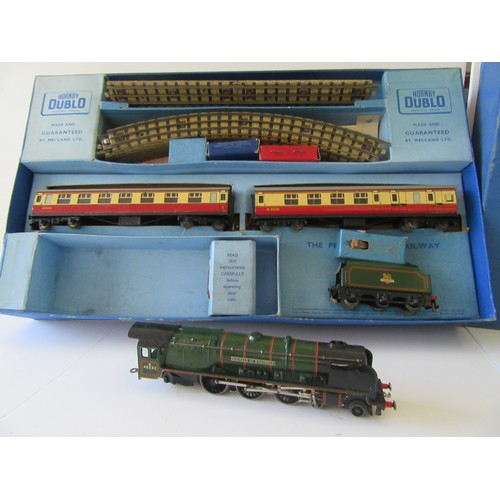 267 - HORNBY 00 EDP12 Passenger Train Set 